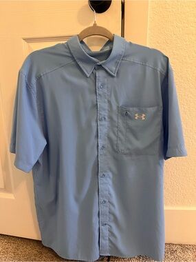 Under Armour Men’s Light Sky Blue Short-Sleeve Button-Up Shirt